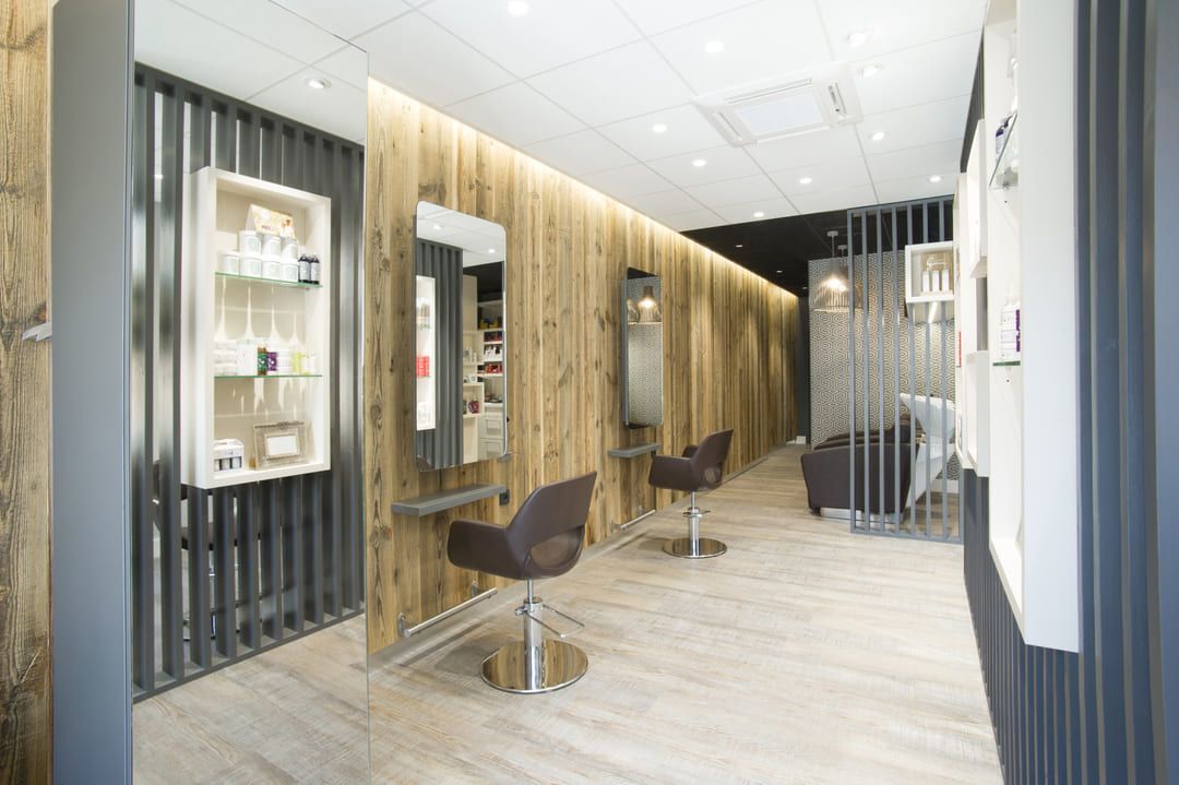 Rénovation d’un salle de coiffure dans les Monts du Lyonnais01